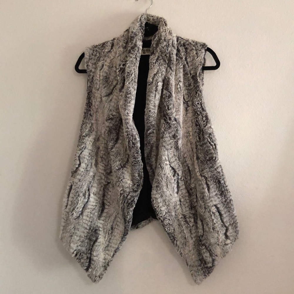 Fur vest